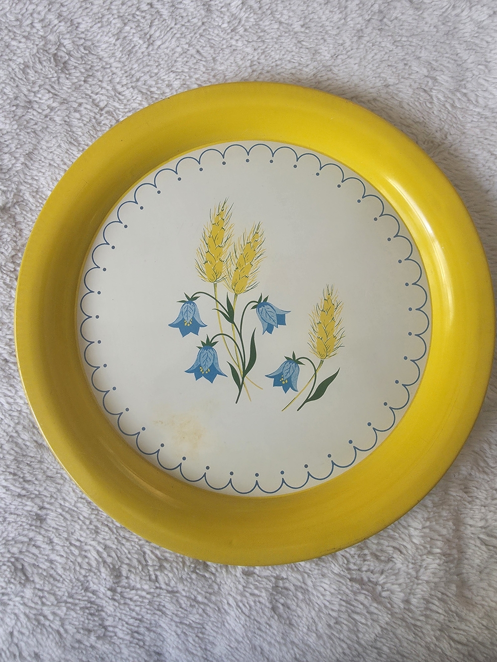 Vintage Sunny Yellow w Blue Bell Flowers & Wheat Round Metal Serving Tray Platte